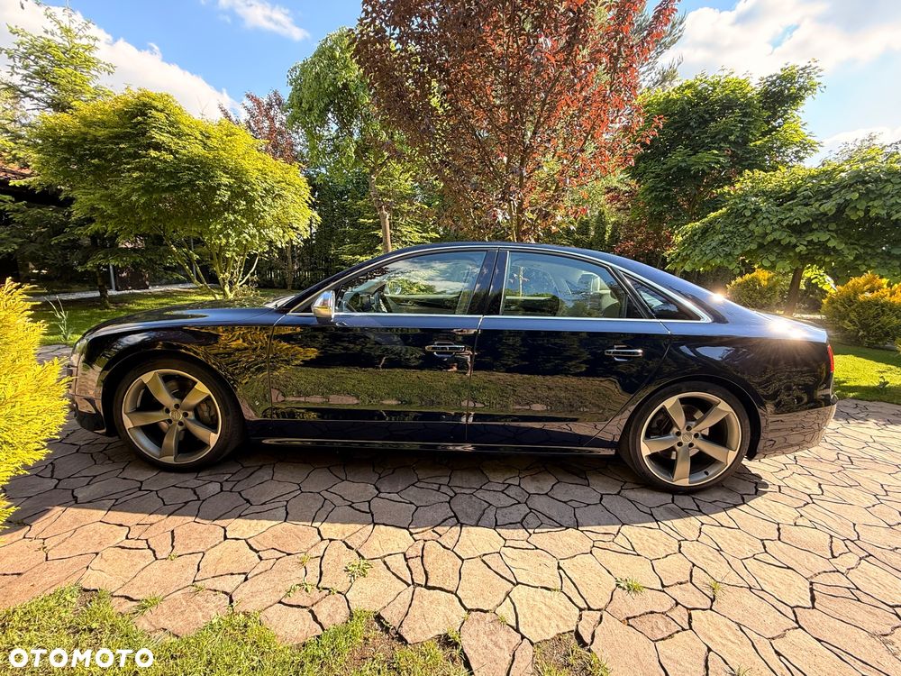 Audi S8 - 4