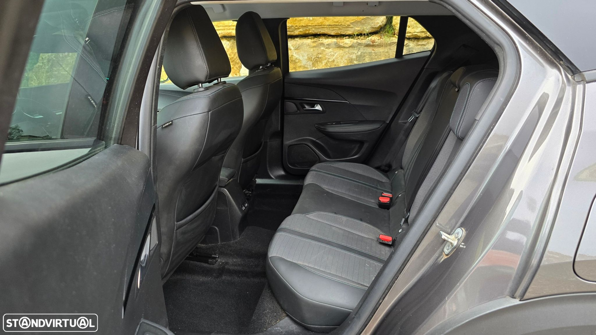 Peugeot 2008 - 51