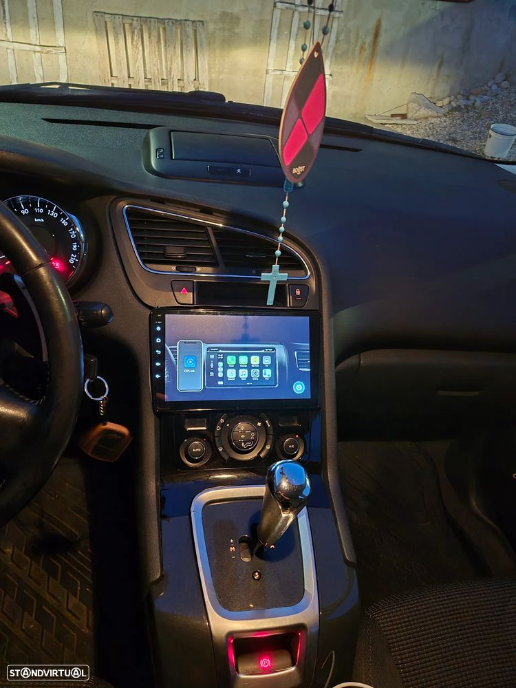 Peugeot 5008 - 10