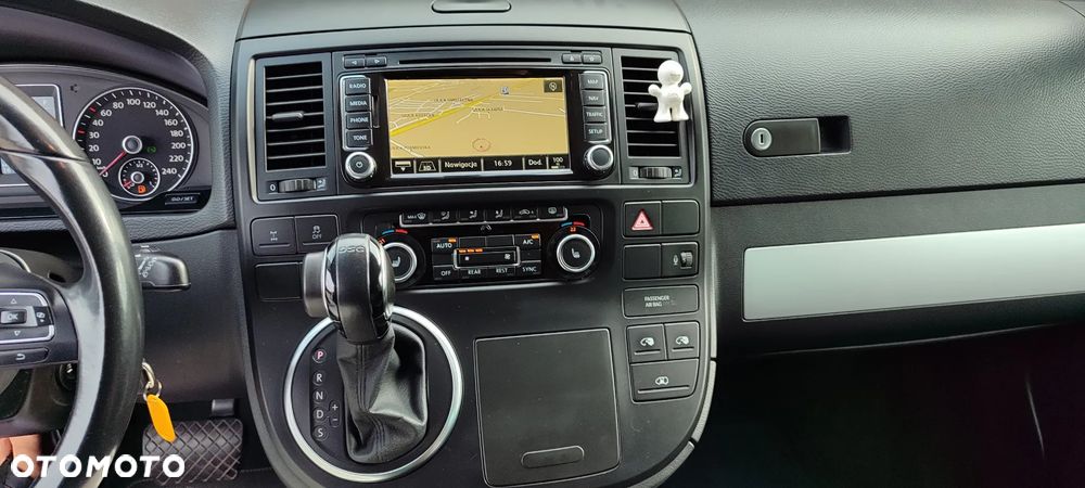Volkswagen Multivan - 16