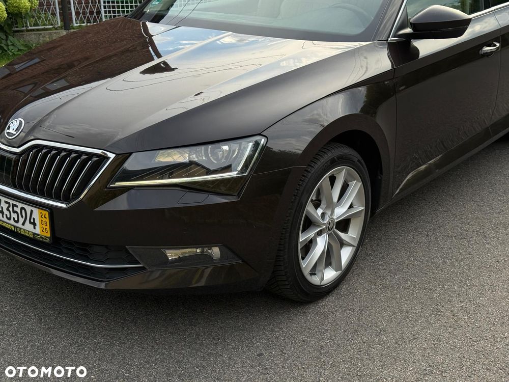 Skoda Superb 2.0 TDI DSG Style - 4