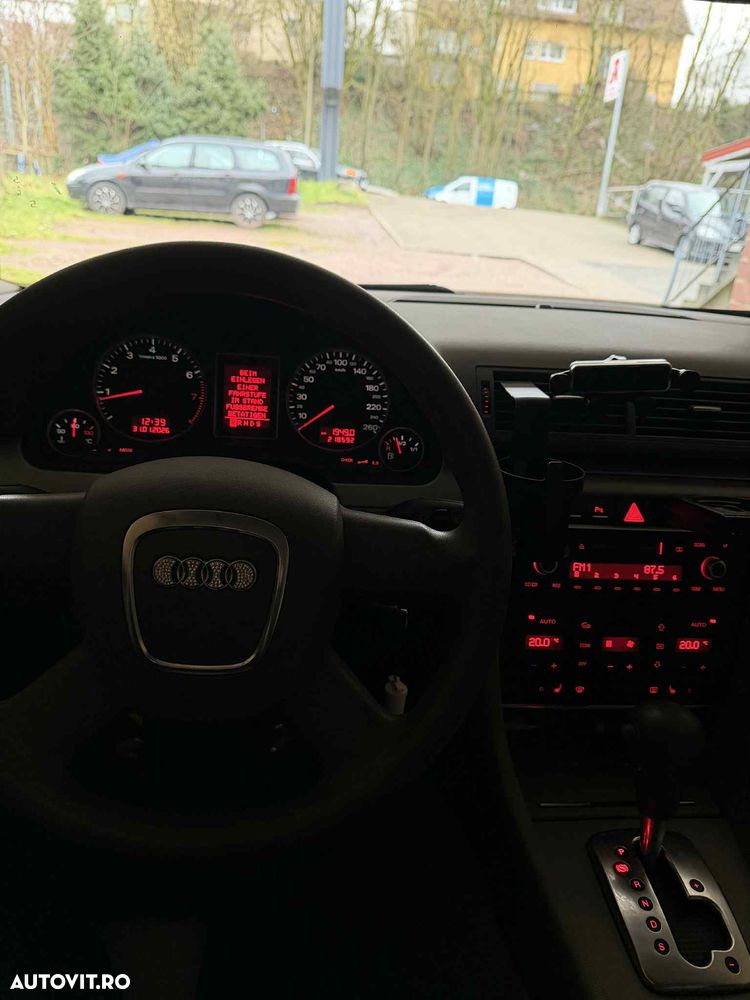 Audi A4 - 8