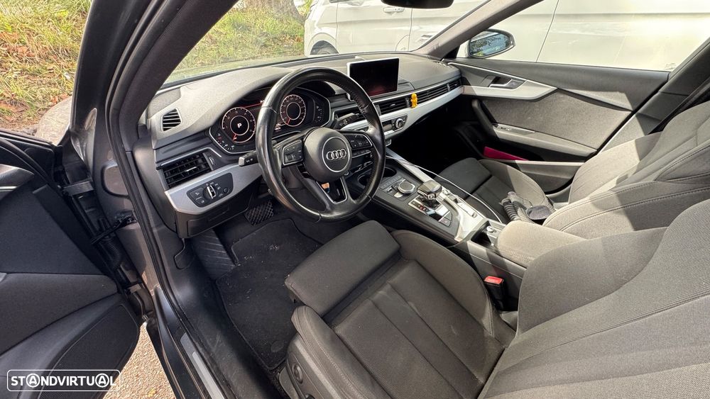 Audi A4 2016 photo 5