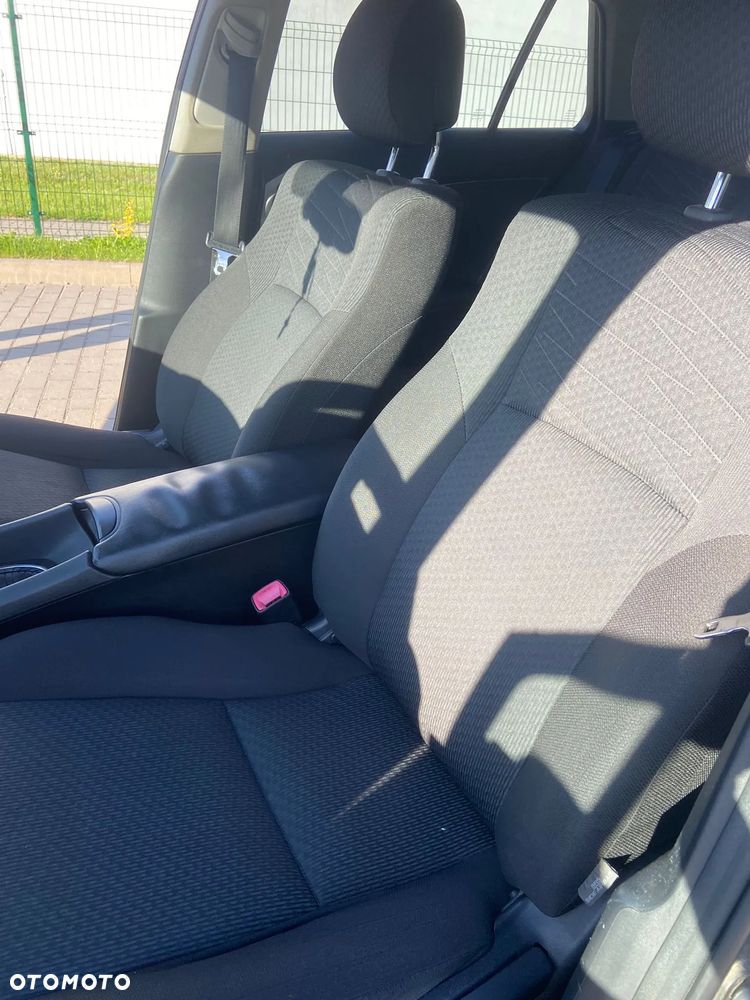 Toyota Avensis Touring Sports 1.8 Comfort - 10