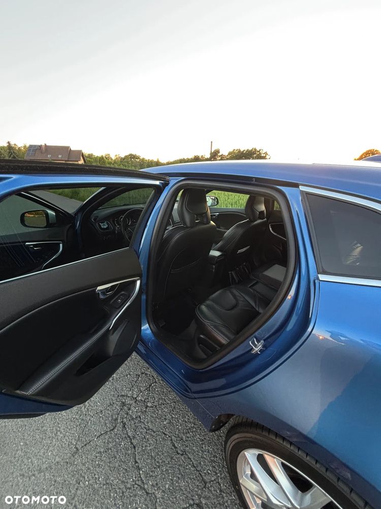 Volvo V40 D3 Drive-E R-Design Kinetic - 21