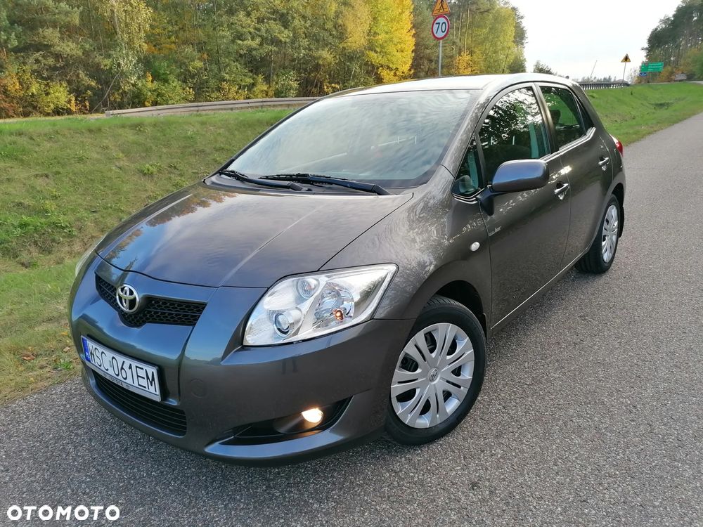 Toyota Auris - 1