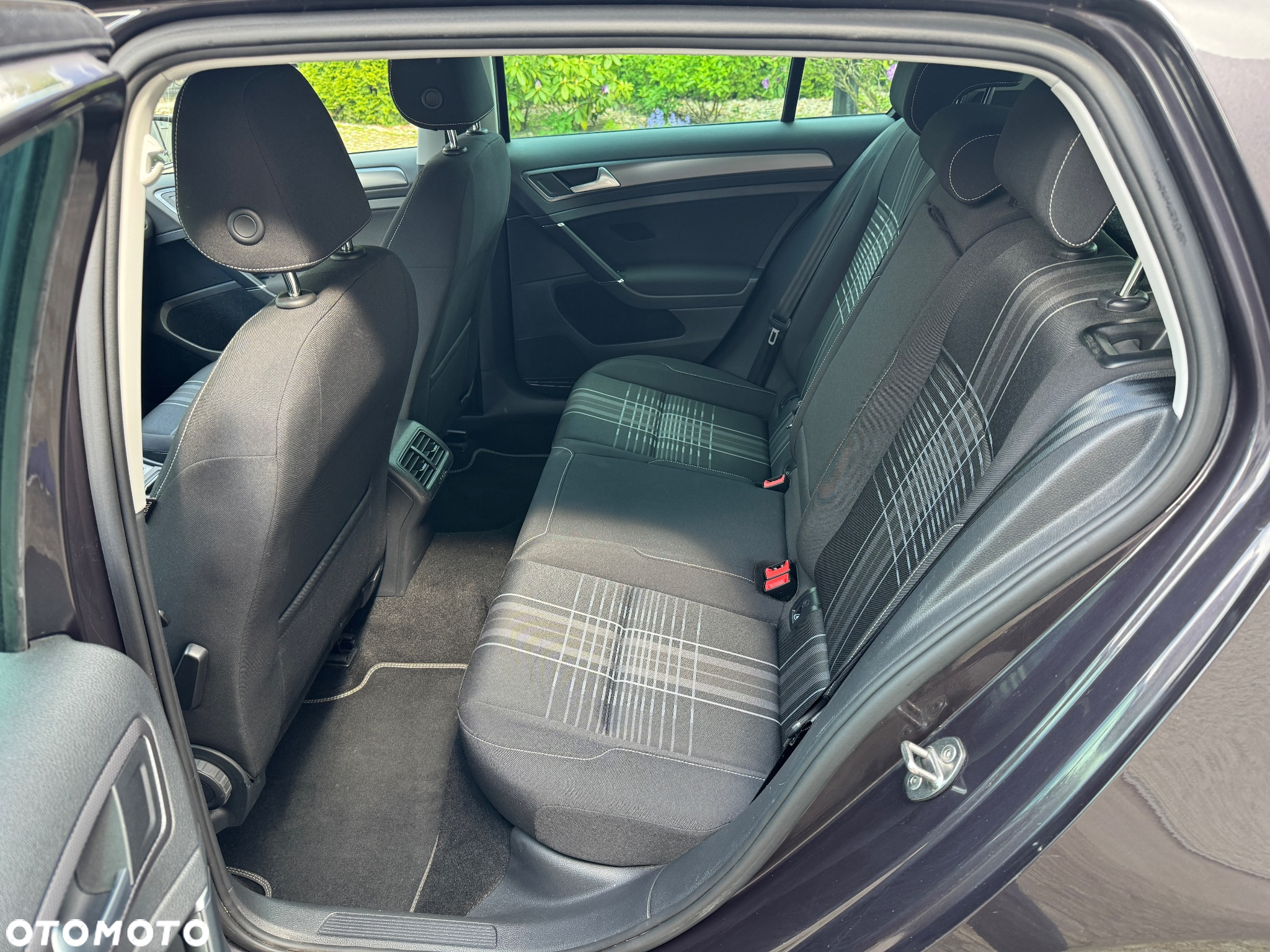 Volkswagen Golf 1.6 TDI BlueMotion Technology Lounge - 9