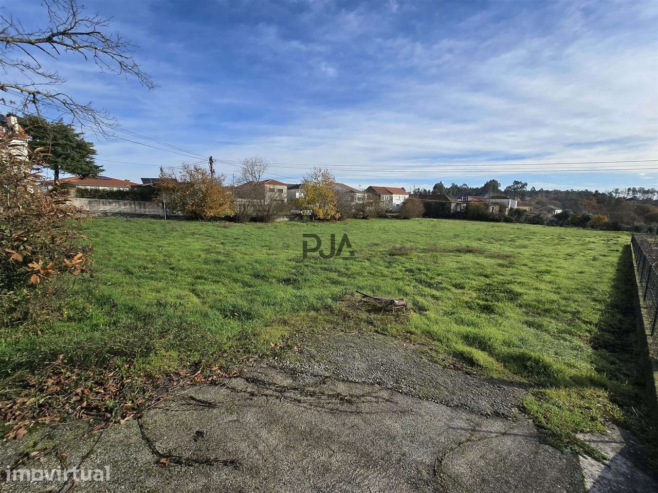 Terreno com viabilidade construtiva em Lamas, Ferreira de Aves. - Grande imagem: 2/6