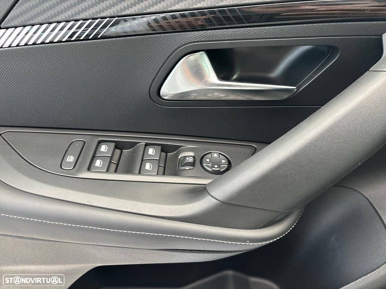 Peugeot 2008 1.2 Hybrid Allure e-DCS6 - 21