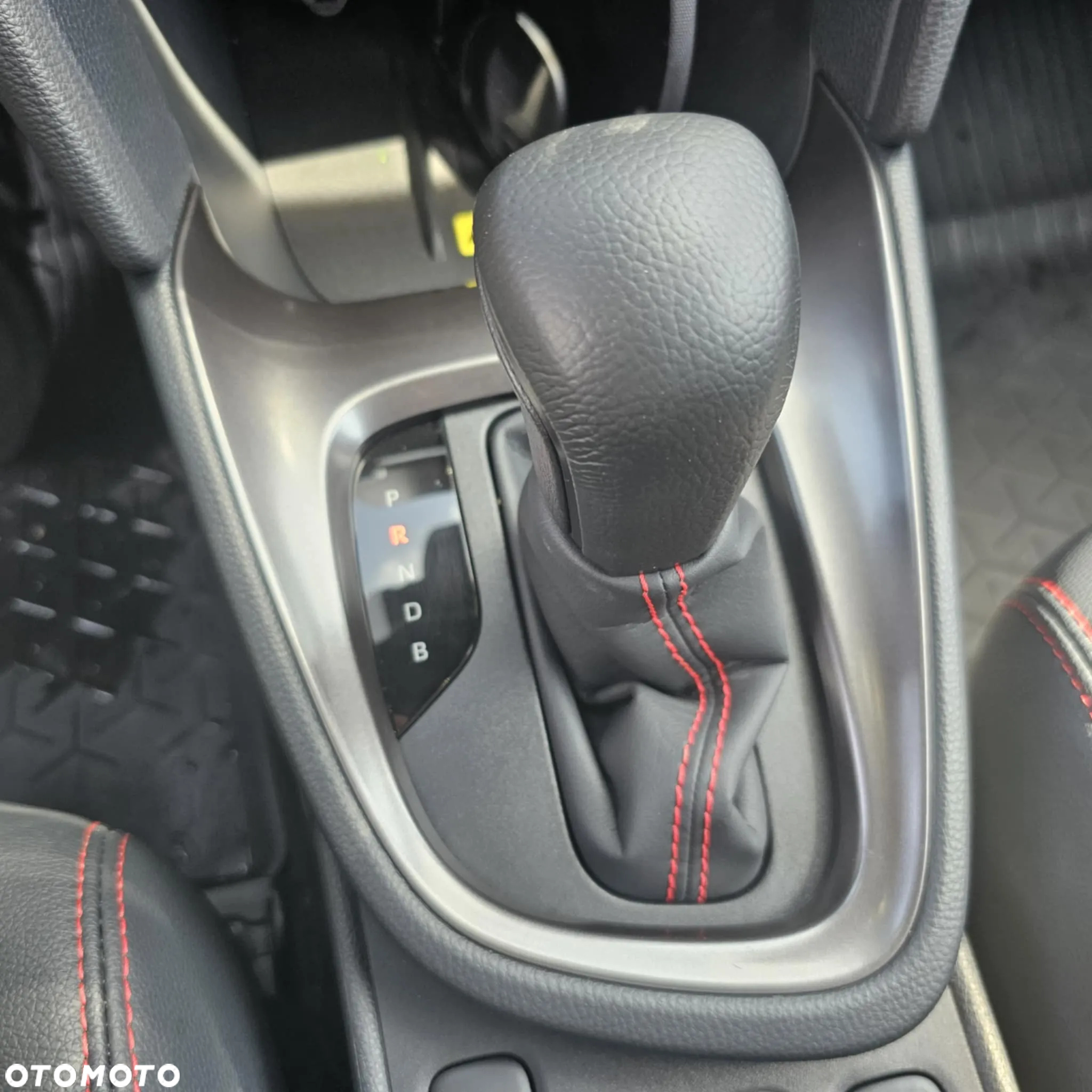 Toyota Yaris Cross Hybrid 1.5 GR Sport - 16