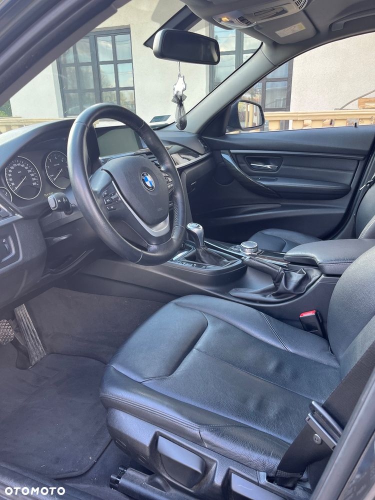 BMW Seria 3 318d xDrive Luxury Line - 9