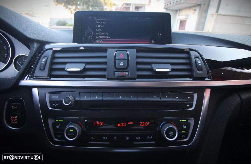 BMW 335 i xDrive L.Mod.Auto - 23