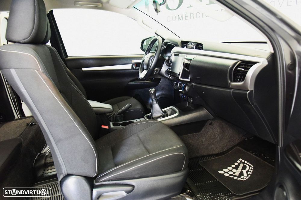 Toyota Hilux - 31