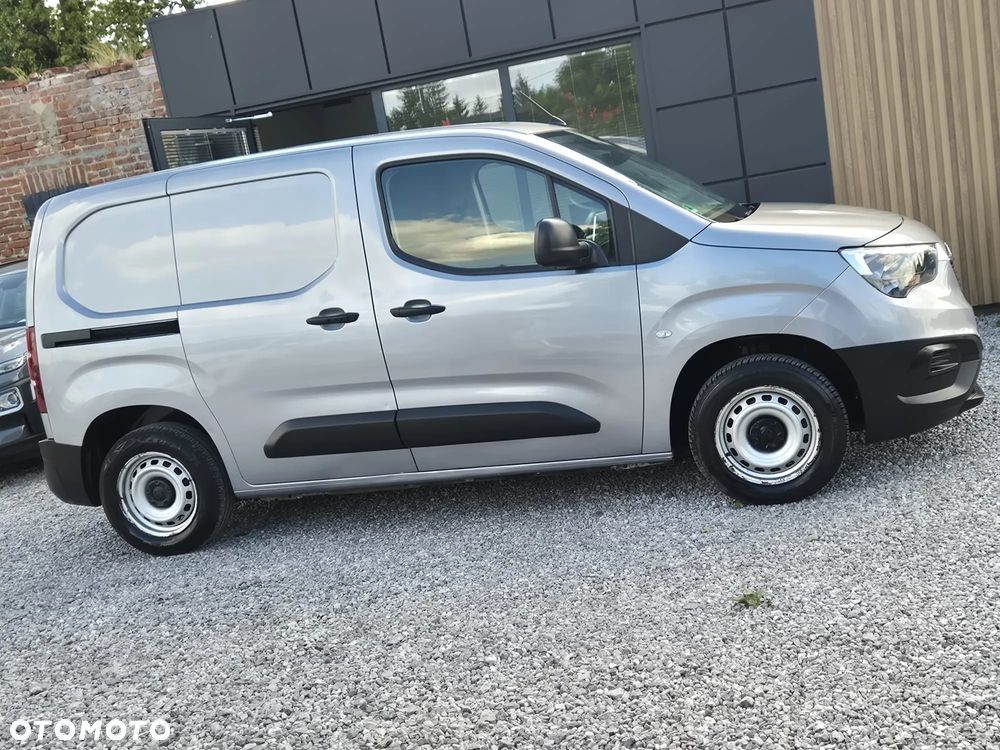 Opel COMBO - 16