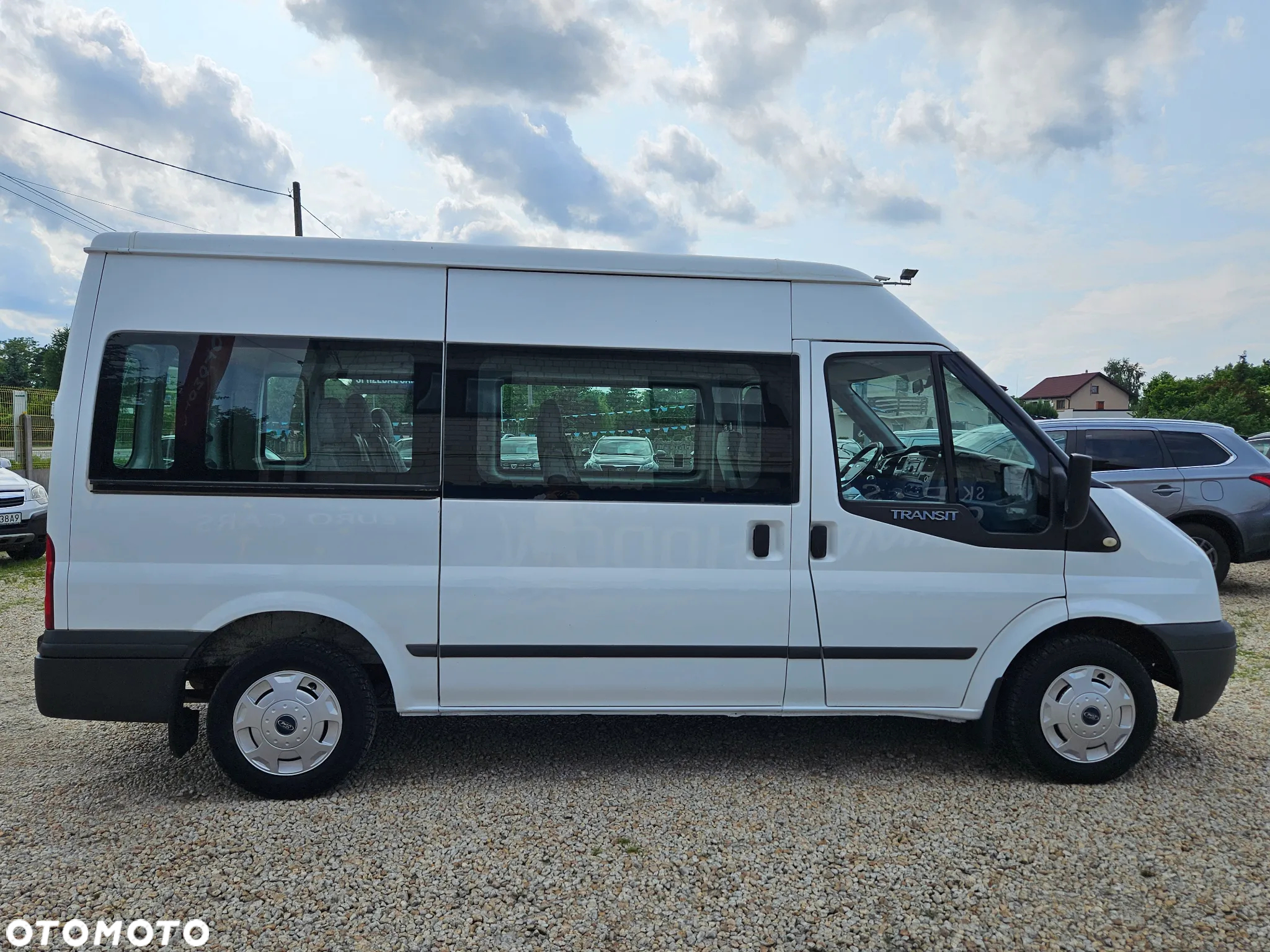 Ford Transit FT 350L Trend - 11