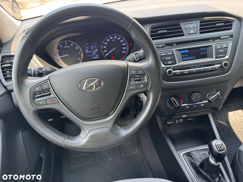 Hyundai i20 blue 1.2 Style - 28