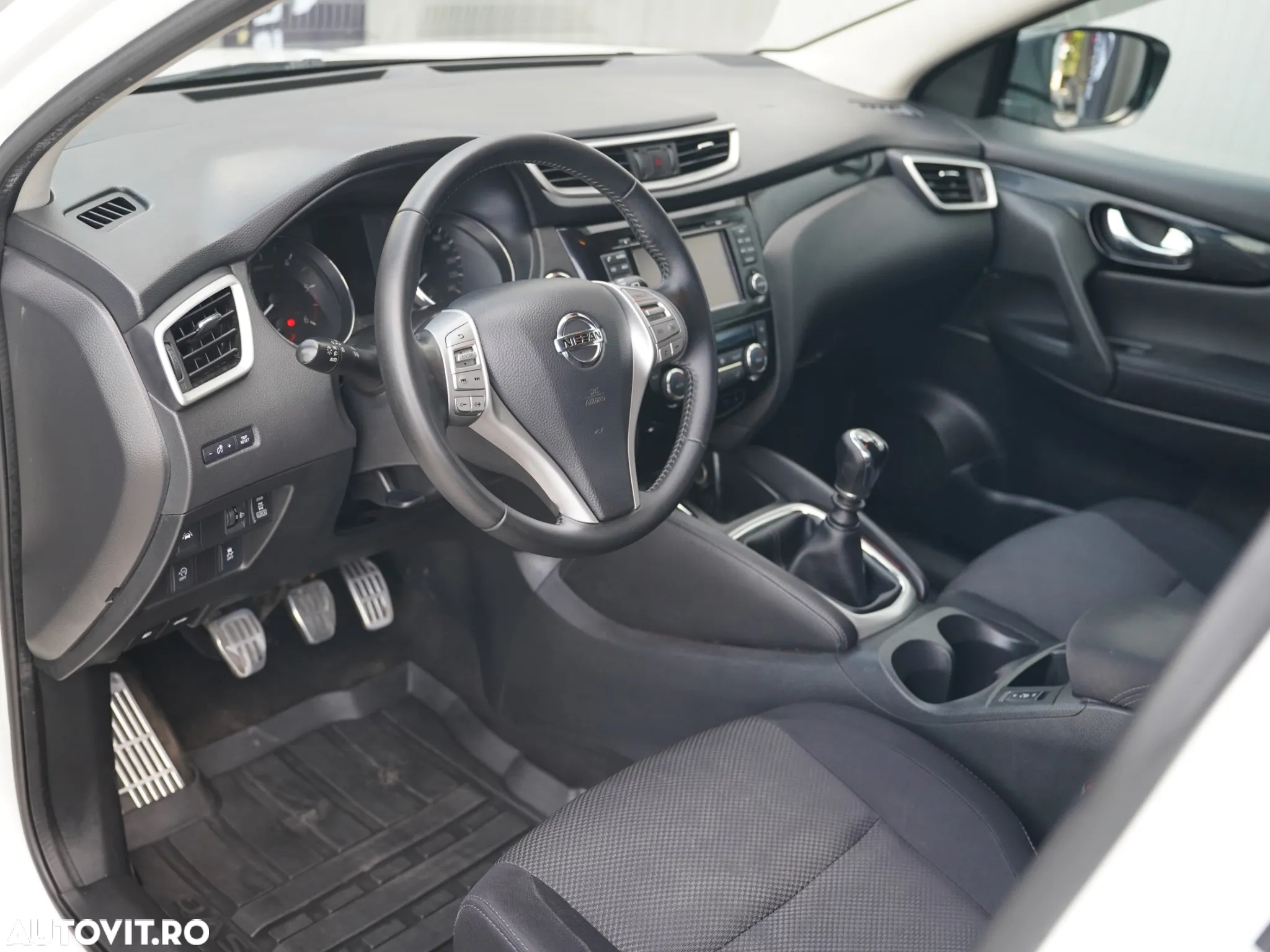 Nissan Qashqai 1.6 DCI Start/Stop 4X4-i Tekna - 16