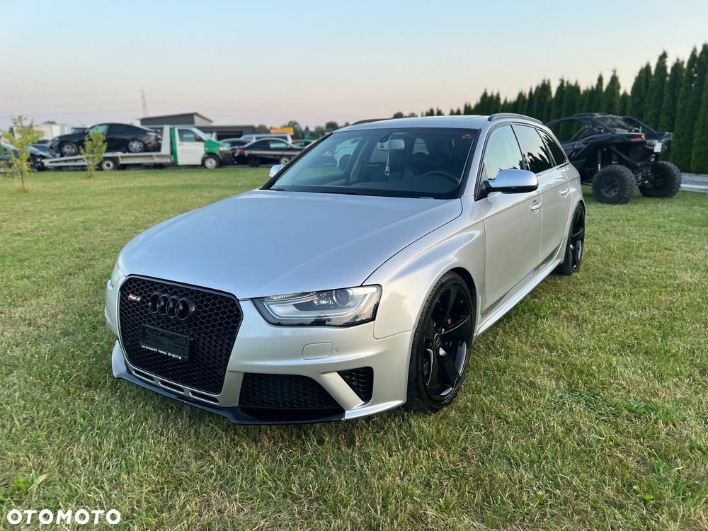 Audi RS4 Avant - 1