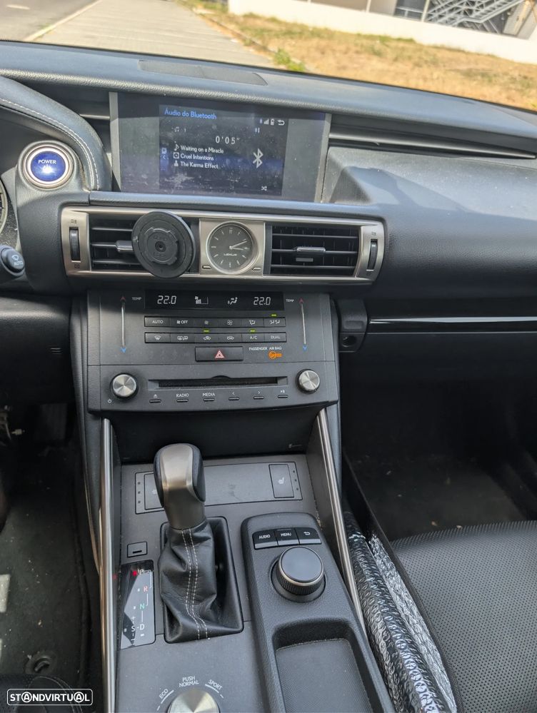 Lexus IS 300H Executive+ - 7