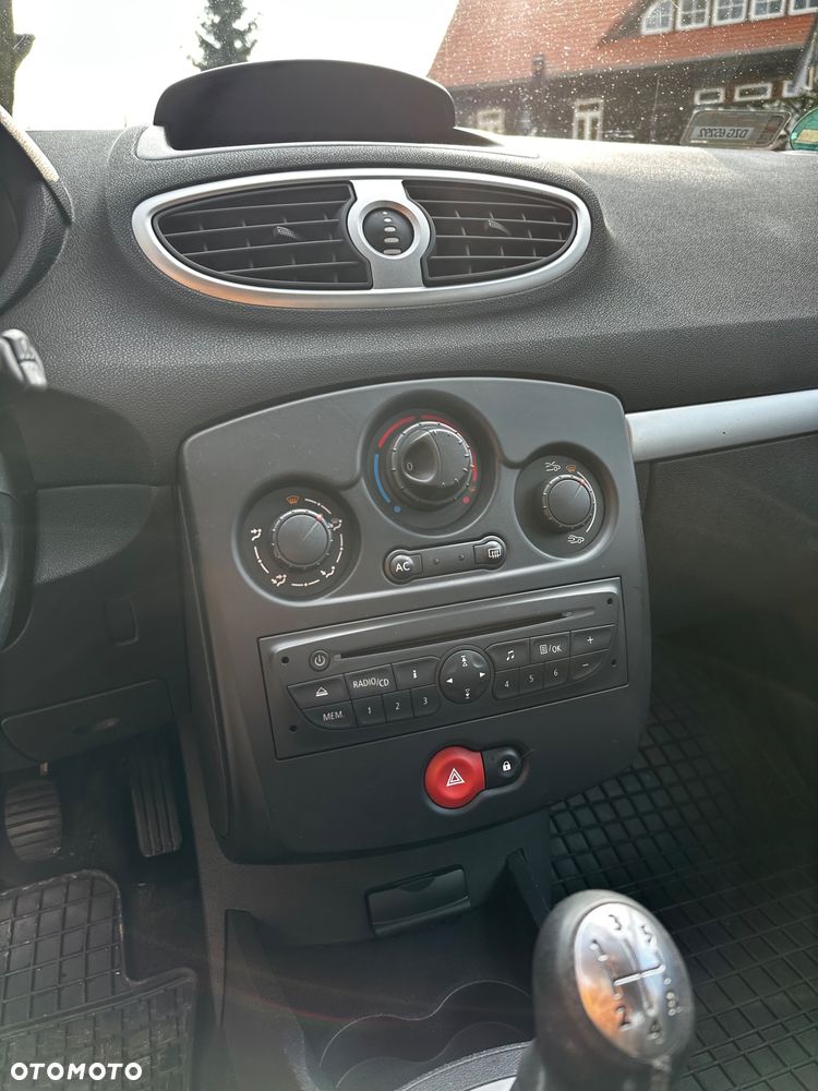 Renault Clio 1.2 16V Alize - 7