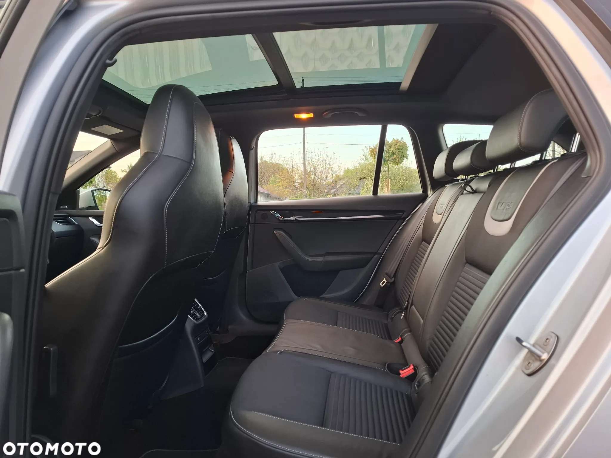 Skoda Octavia 2.0 TSI RS - 14