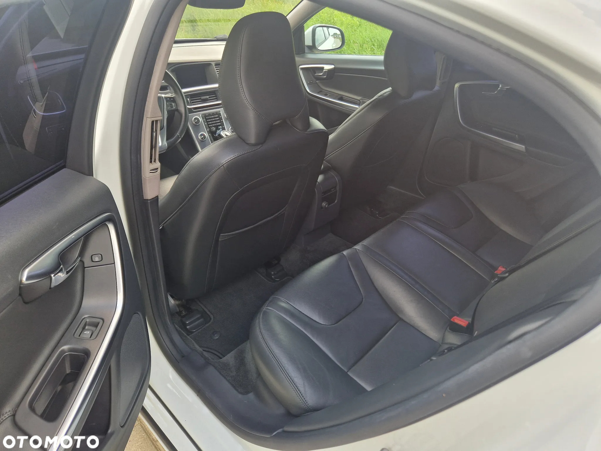 Volvo S60 T5 Drive-E Dynamic Edition (Momentum) - 13