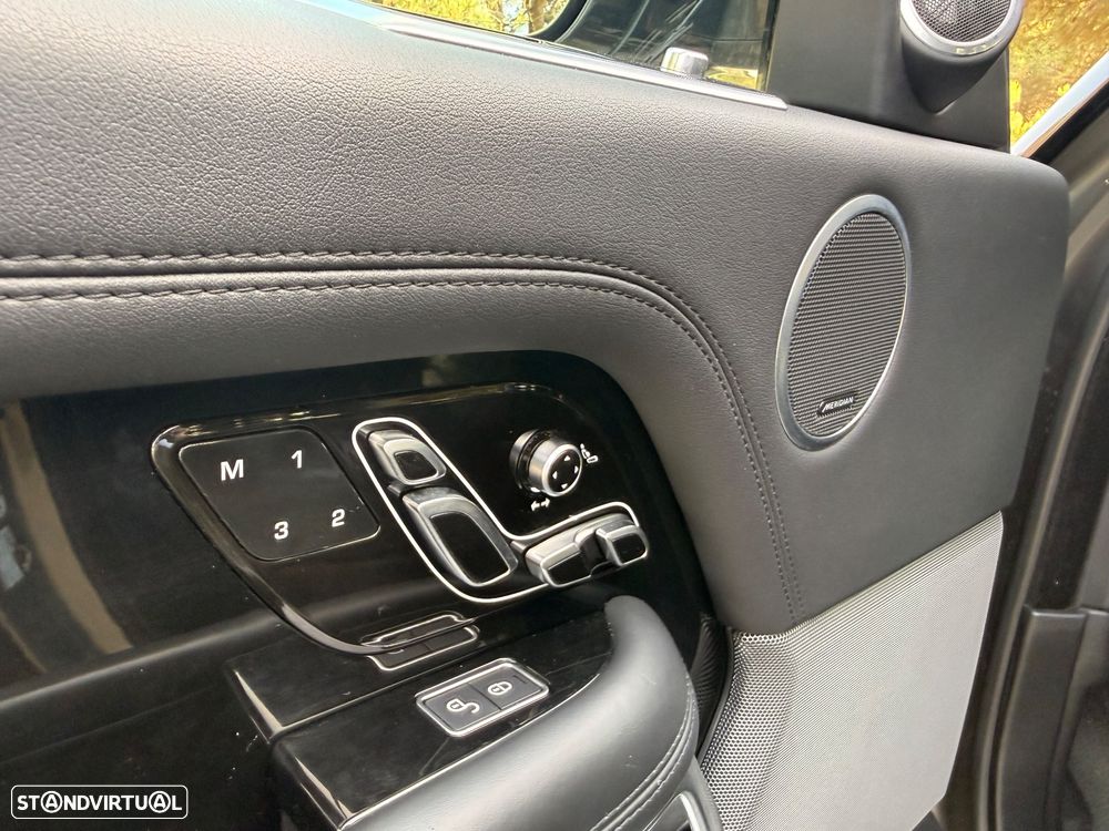 Land Rover Range Rover P400e Plug-in Vogue - 11