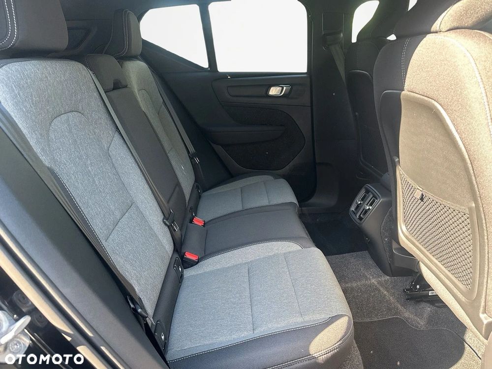 Volvo XC 40 B3 B DKG Plus Black Edition - 9