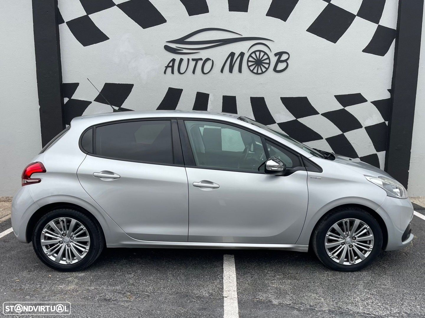 Peugeot 208 1.6 BlueHDi Style - 5