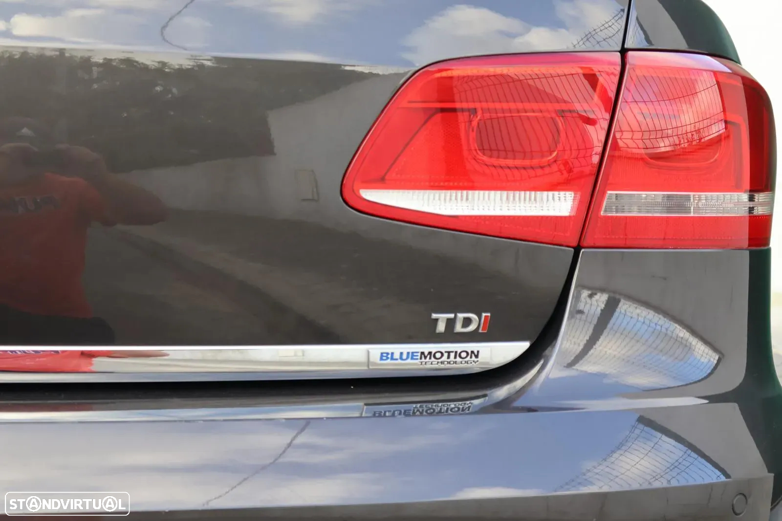 VW Passat 1.6 TDI BlueMotion - 16