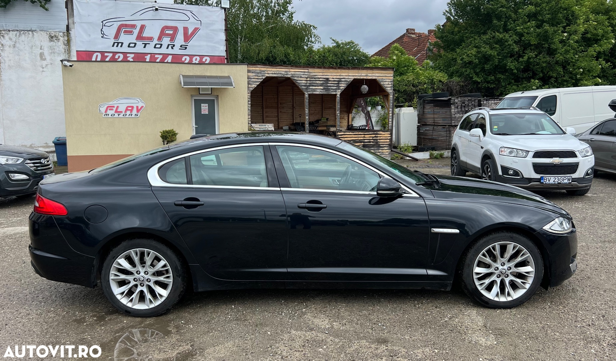 Jaguar XF 2.2D Premium Luxury - 12