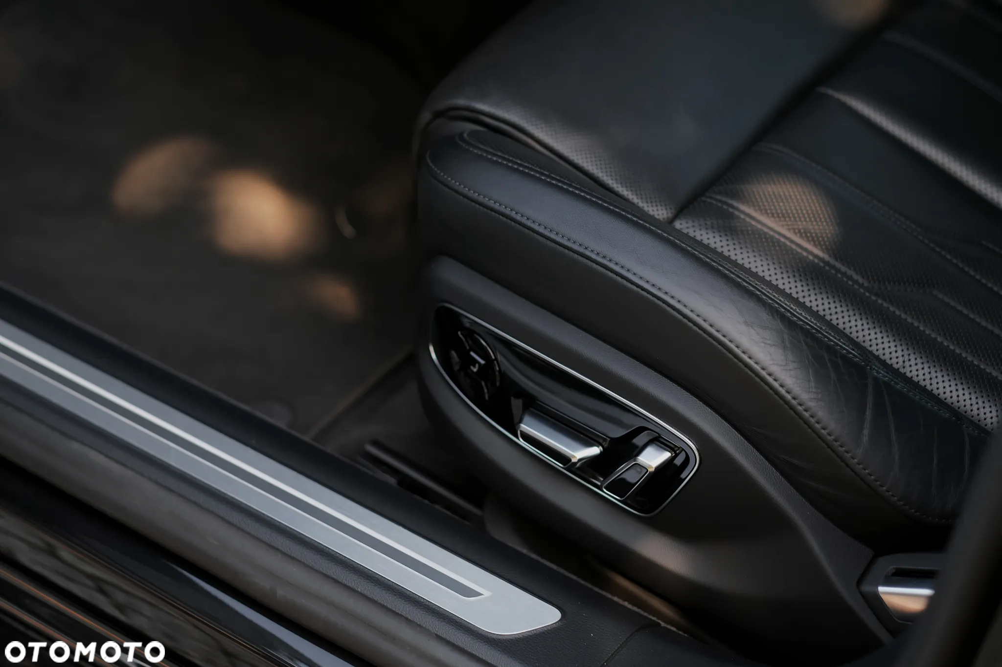Audi A8 L 55 TFSI quattro tiptronic - 32
