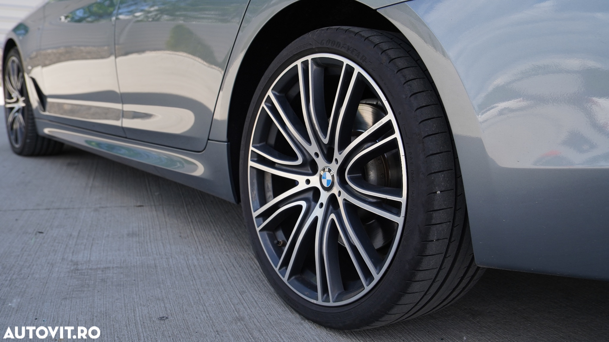 BMW Seria 5 520i AT - 12