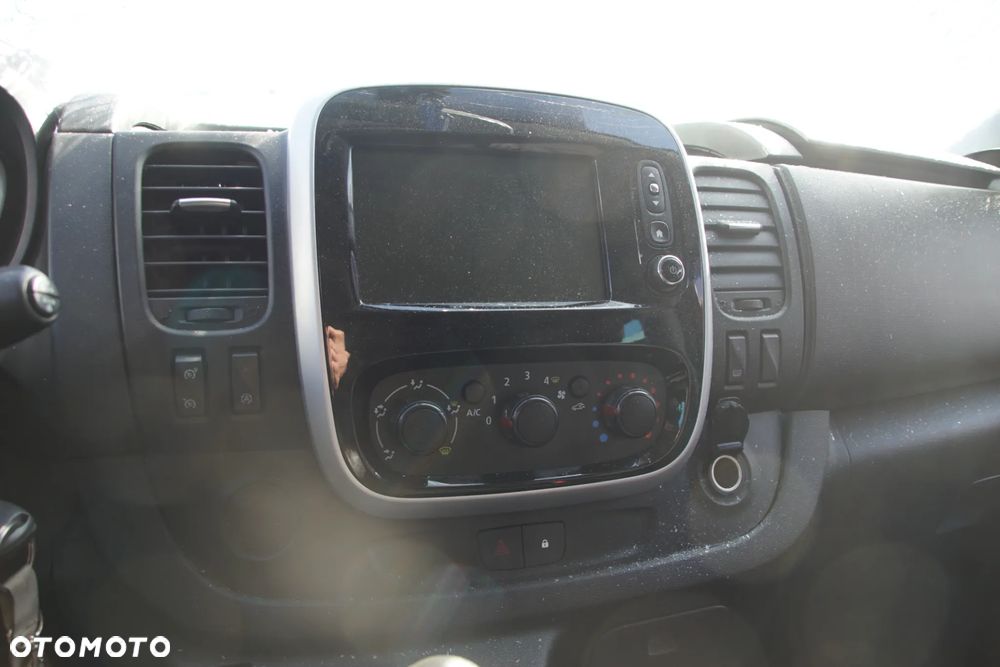 Auto na części - Opel Vivaro B 1.6 CDTI BiTurbo 146 KM R9M452 PF6050 L41R 2018R Silnik Skrzynia Drzwi Zderzak Błotnik Lampa Lusterko Klamka Szyba Deska Kokpit Sterownik Moduł Czujnik Licznik Wyświetlacz Panel Kierownica - 12