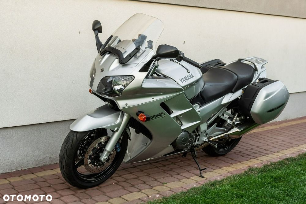 Yamaha FJR - 6
