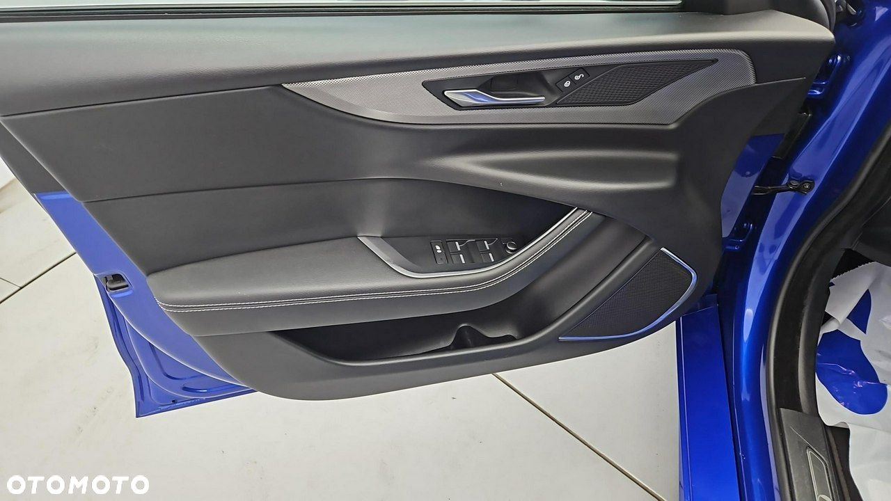 Jaguar XE 2.0 P250 R-Dynamic S - 10