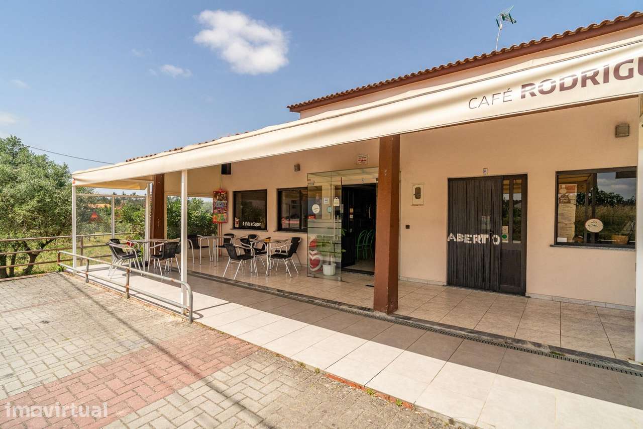 Café e apartamento em Portela de Almagreira - Grande imagem: 2/30