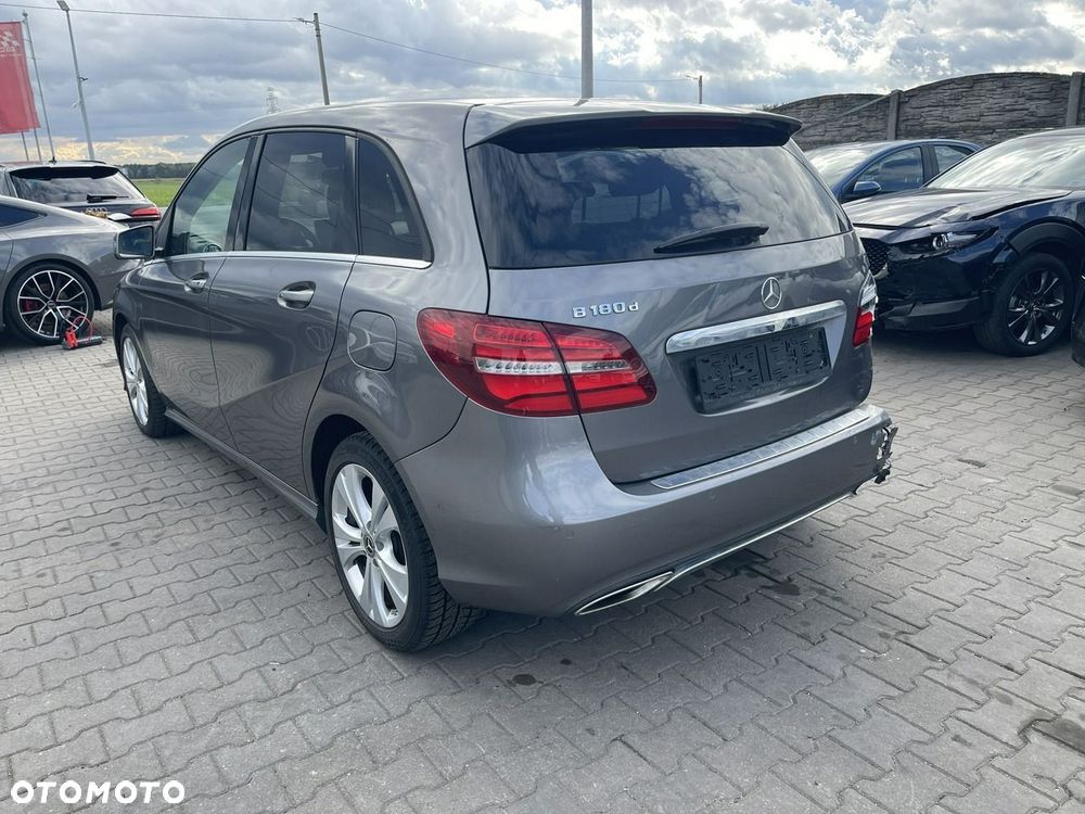 Mercedes-Benz B-Class 2017 photo 2