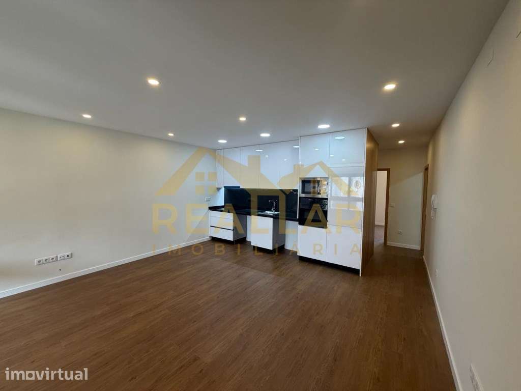 Apartamento T2 Remodelado com Terraço Privativo a 5 min da Praia - ... - Grande imagem: 2/27