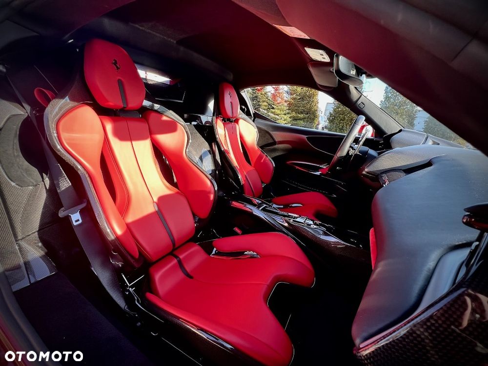 Ferrari SF90 Stradale - 11