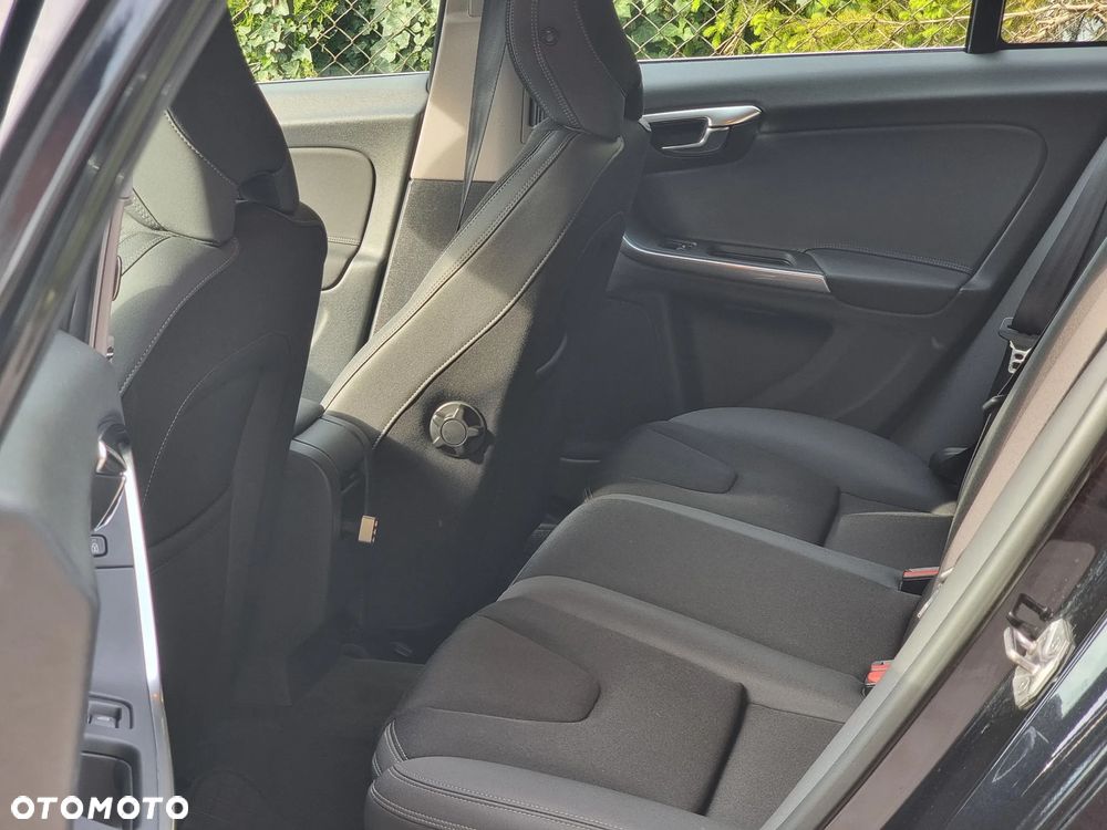Volvo V60 D3 Kinetic - 19