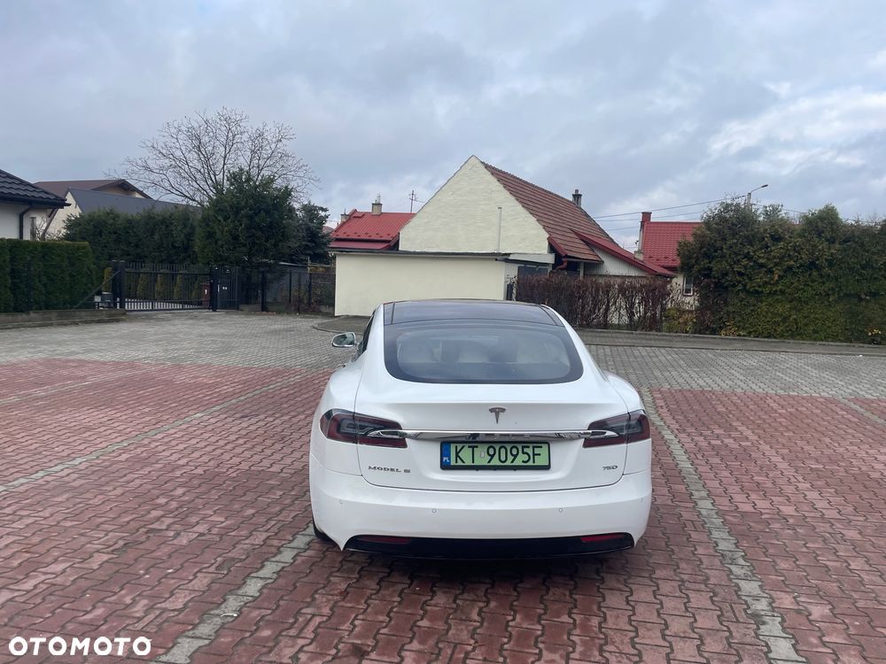 Tesla Model S - 7