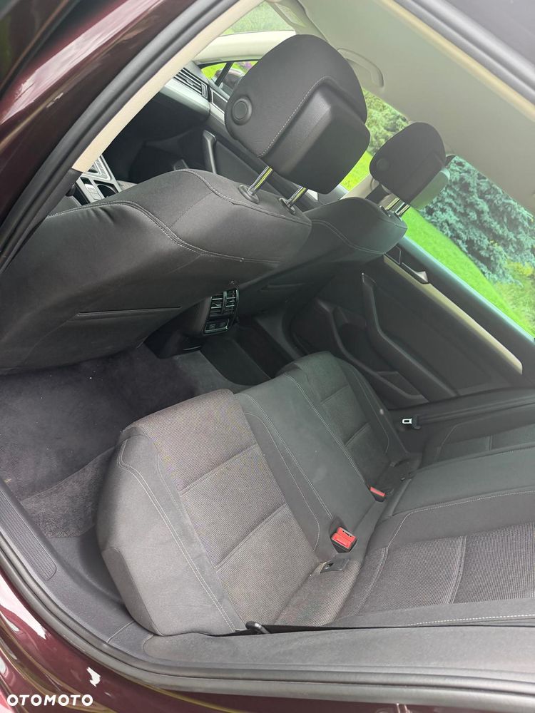Volkswagen Passat 2.0 TDI SCR DSG Comfortline - 17
