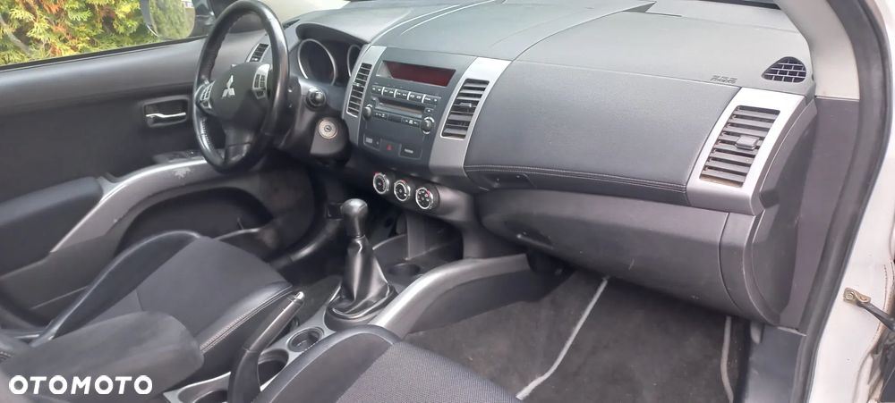 Mitsubishi Outlander 2.0 2WD - 7