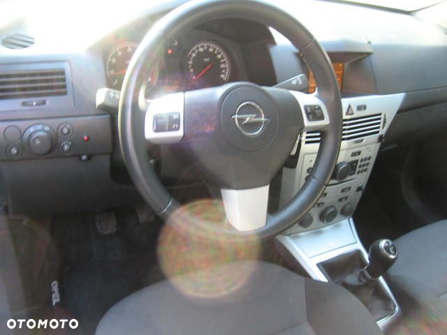 Opel Astra 1.6 Enjoy - 11