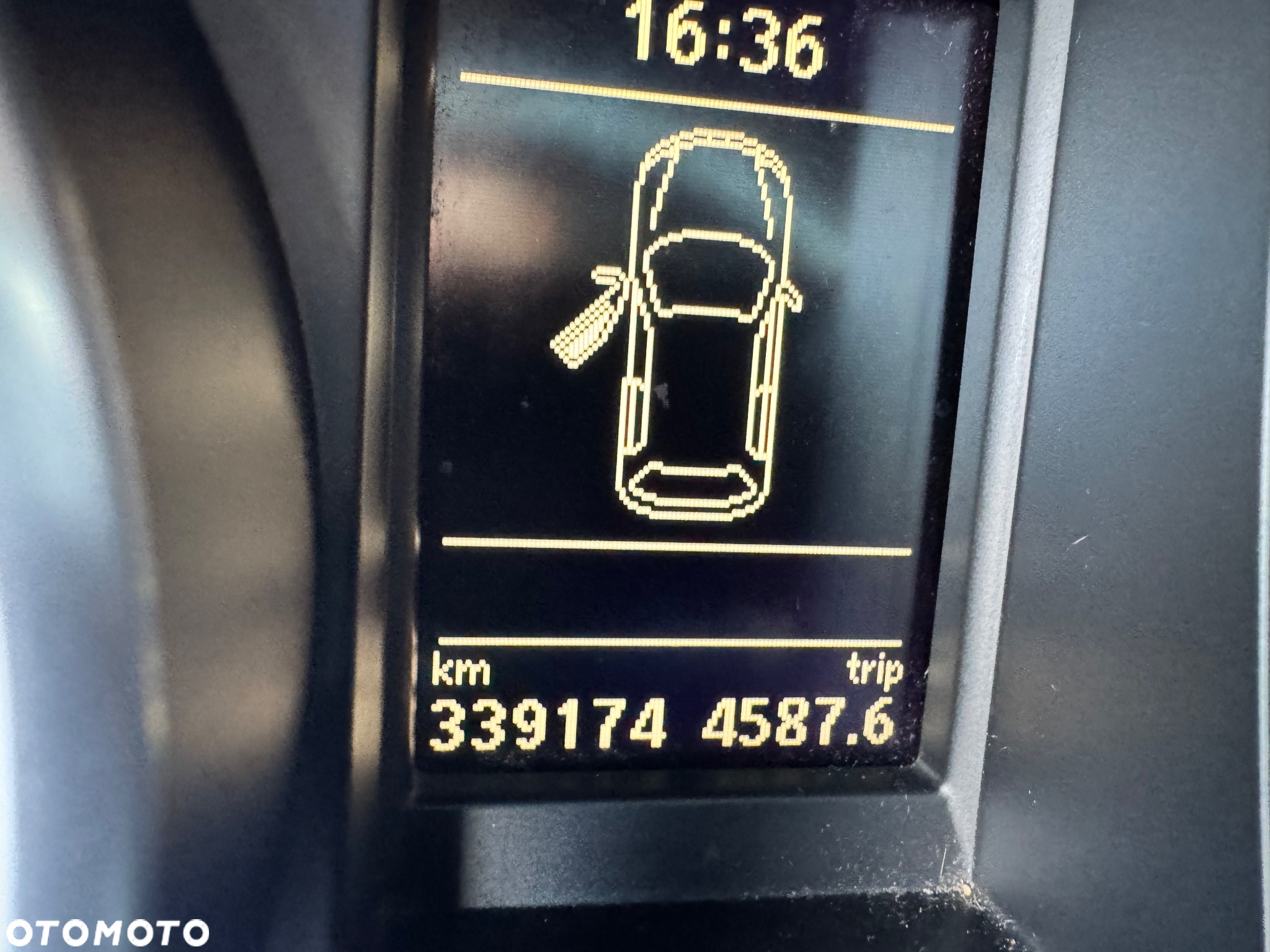 Volkswagen Golf 2.0 TDI 4Motion Edition - 16