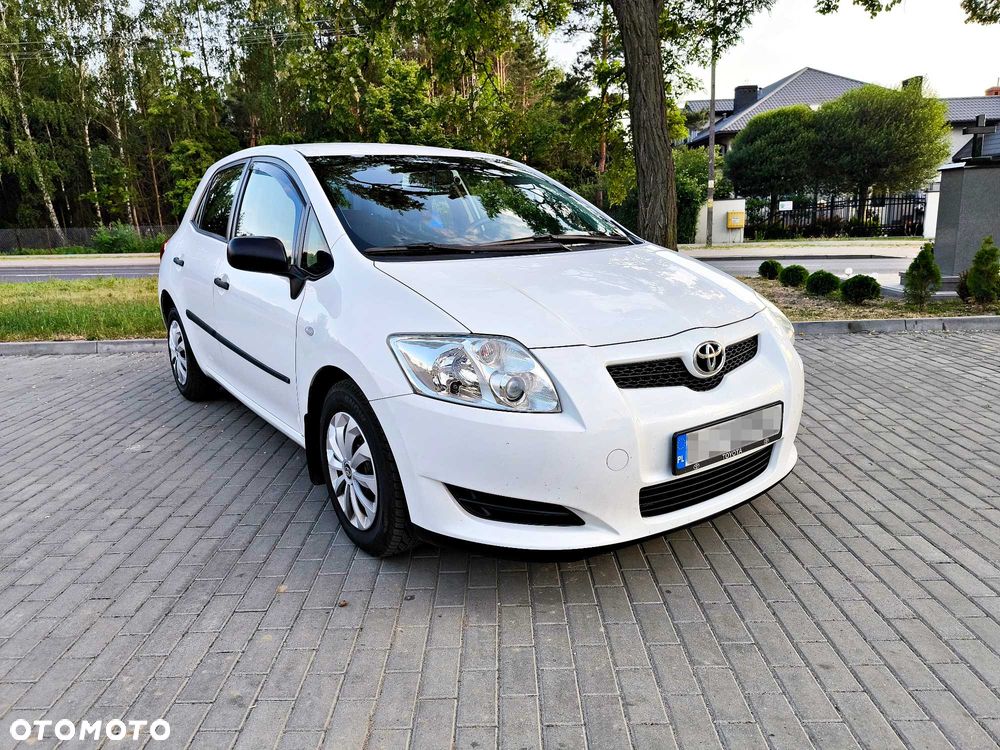 Toyota Auris - 1