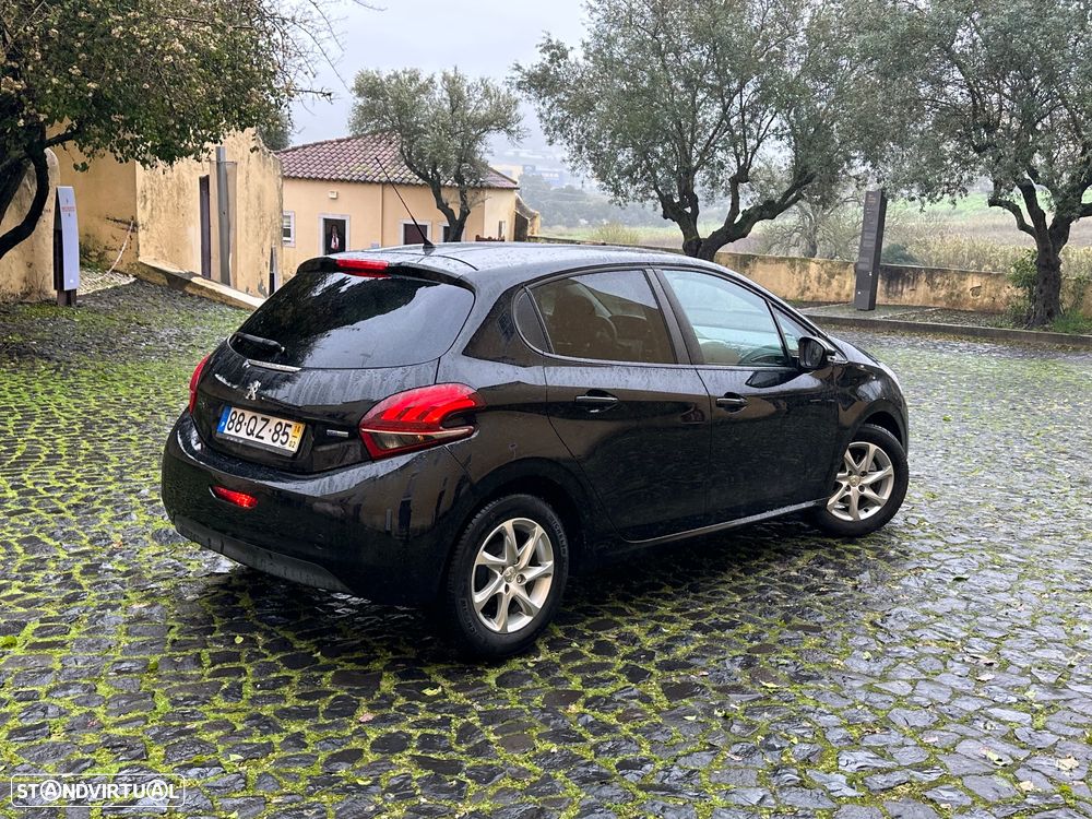 Peugeot 208 1.2 PureTech Active - 6