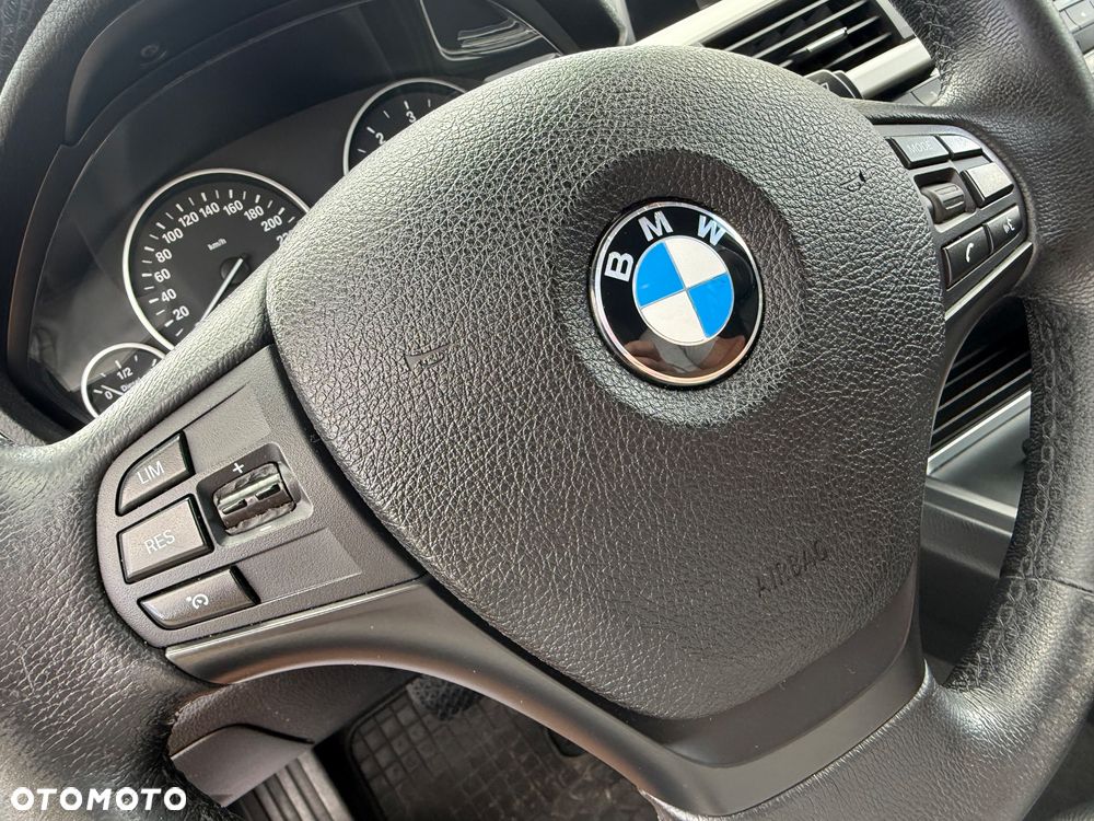BMW Seria 3 - 38