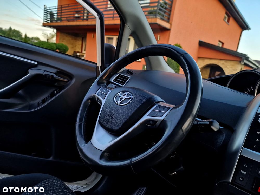 Toyota Verso 1.6 Premium - 13